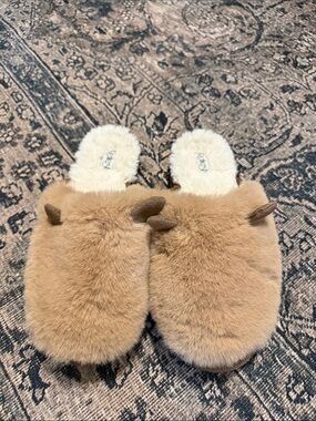 Refresh Plush Tan Fuzzy Slippers with Cream Lining